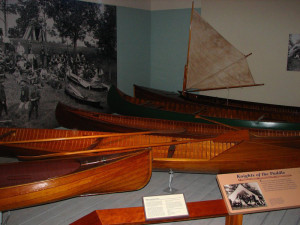 2007-Adk-Mus-canoes-L